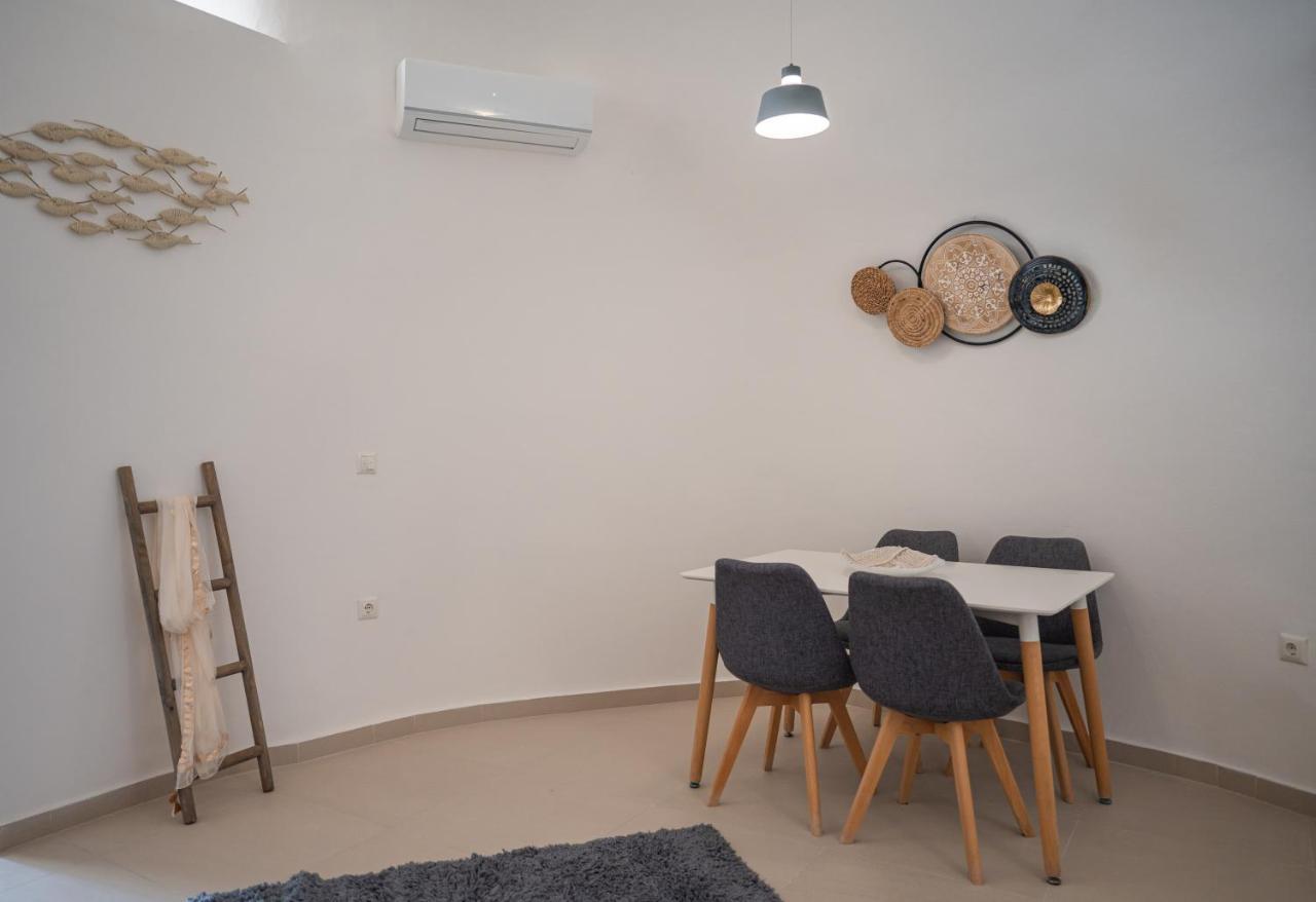 Santoterra Antigua Suites Karterados  Esterno foto