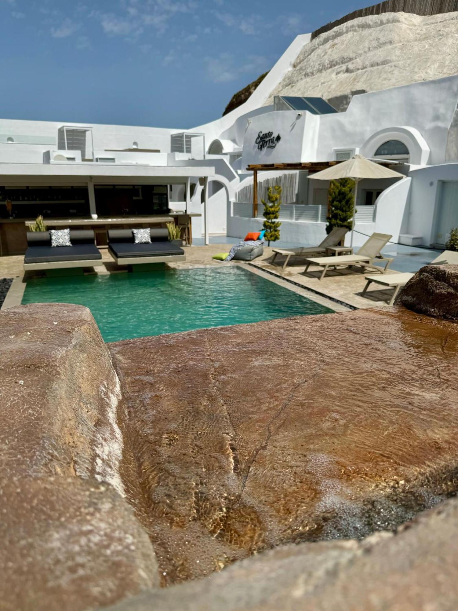 Santoterra Antigua Suites Karterados  Esterno foto